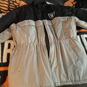 Raiders puffy trench size XL